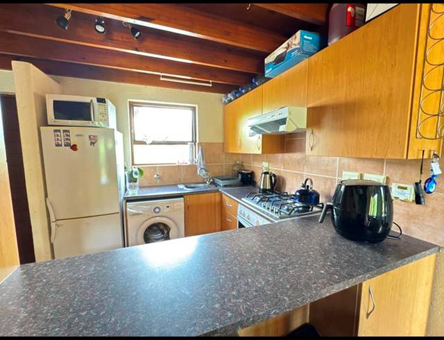 1 BEDROOM PROPERTY TO RENT IN PINESLOPES